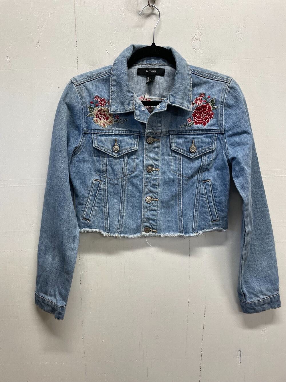Forever 21 Women's Cropped Denim Jacket w/ Floral Embroidery Size Small Raw Hem